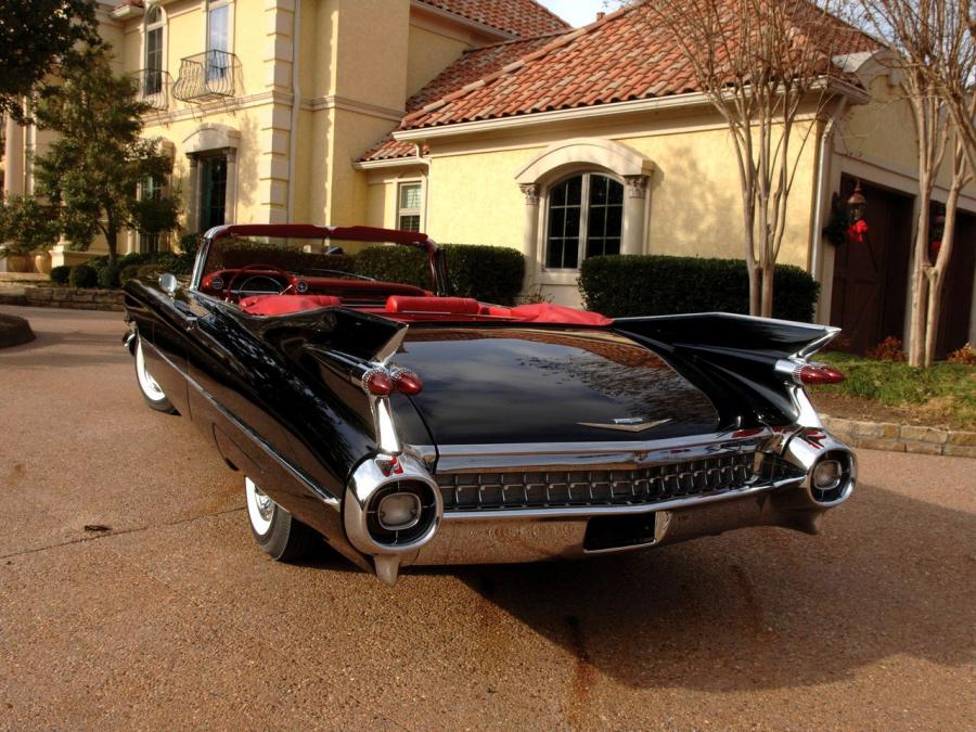  Cadillac Series 62 Convertible 1959 года  (фото 14 из 30)